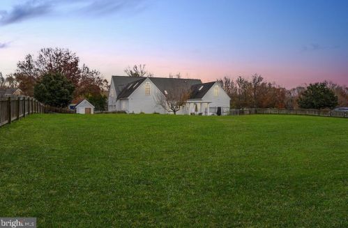 8006 Campfire Ln, Fredericksburg, VA 22407-2115