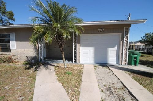1309 Saxon Blvd, Deltona FL  32725-4628 exterior