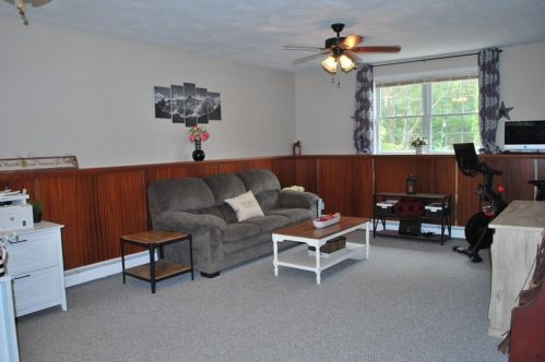 34 Tower Hill Rd, Cumberland RI  02864-1524 exterior