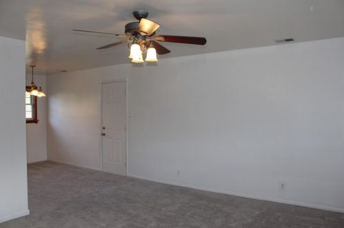 1 Nancy Dr, Jeannette PA  15644-1040 exterior