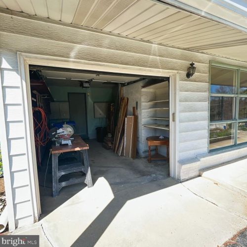 11 Greenbriar Ln, Newtown Square PA  19073-4005 exterior