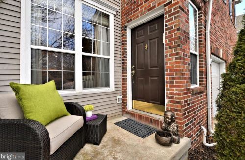 84 Dispatch Dr, Washington Crossing, PA 18977-1167