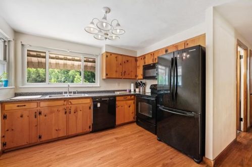 48 Millersdale Rd, Jeannette PA  15644-3144 exterior