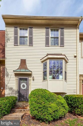 5725 Burke Towne Ct, Springfield, VA 22015-3138