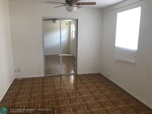 2906 58th Ave, Hollywood FL  33021-2711 exterior