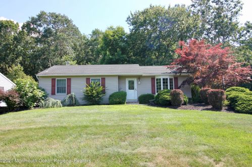 360 Leesville Rd, Jackson Twp, NJ 08527-4801