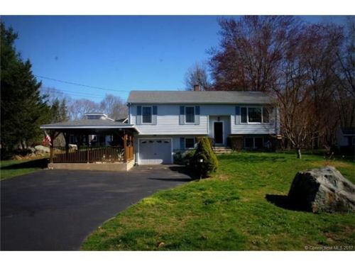 513 Roode Rd, Norwich CT  06351-1220 exterior