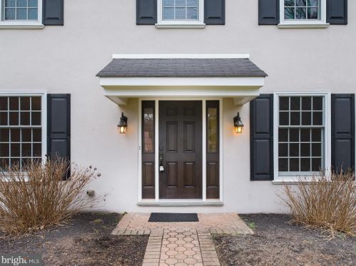 211 Lenape Dr, Berwyn, PA 19312-1848