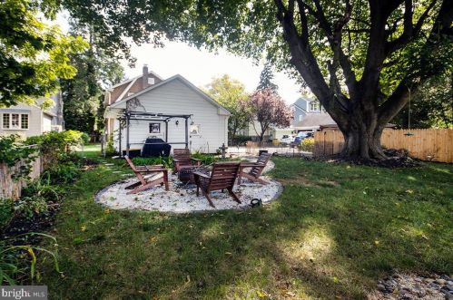 221 Kings Hwy, Camden NJ  08106-1616 exterior