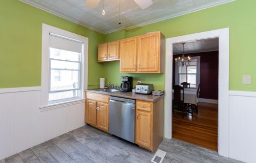 13 6 St, Nashua NH 03060-3141 exterior