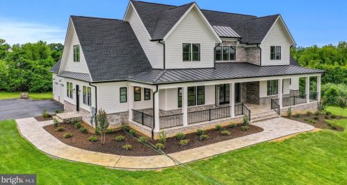 16067 Waterford Crk Cir, Hamilton VA  20158-3342 exterior