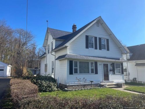 213 Tracy Ave, Waterbury, CT 06706-2521