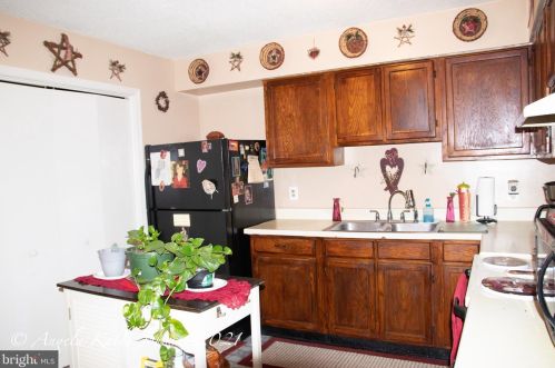 34 Mallard Ct, Charles Town WV  25414-5804 exterior