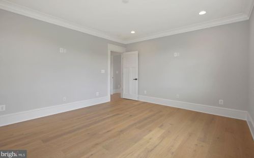 16067 Waterford Crk Cir, Hamilton VA  20158-3342 exterior