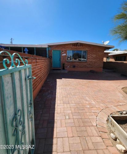 1607 Camilla Blvd, Tucson, AZ 85716-3122