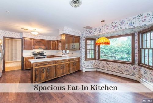 170 Lowell Rd, Ridgewood NJ  07452-1234 exterior