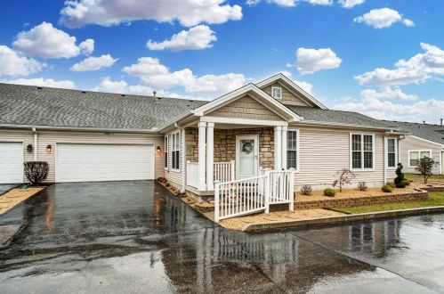 10464 Jesica Ln, New Haven, OH 45030-7404