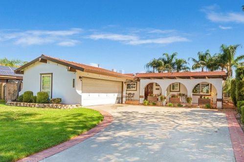 27214 Lakehurst Ave, Santa Clarita, CA 91351-1051