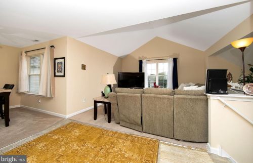 106 Alexander Rd, Beverly NJ  08010-3112 exterior