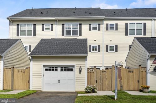 570 Marina Landing Ln, Woodbridge, VA 22191-5486