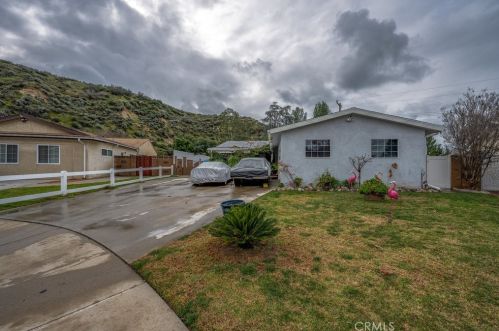 26607 Balerna Dr, Santa Clarita CA  91350-2305 exterior