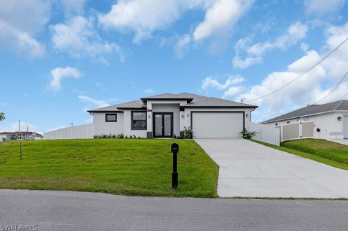 301 15th Ter, Cape Coral, FL 33909-1239