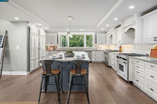 12740 Brookpark Rd, Oakland CA  94619-3137 exterior