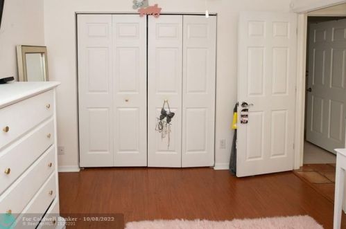 1903 180 Ter, Hollywood FL 33029-5173 exterior