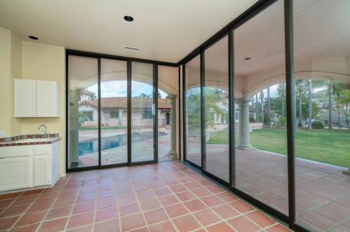 1129 Sugarbush Dr, Vista CA  92084-6605 exterior