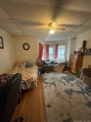 60 Pearl St, Middletown CT  06457-3374 exterior