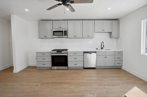 8042 Irvine Ave, North Hollywood CA  91605-1646 exterior