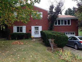 5488 Wolfe Dr, Pittsburgh, PA 15236-3232