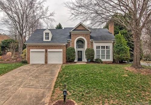 9731 Deer Spring Ln, Charlotte, NC 28210-8033