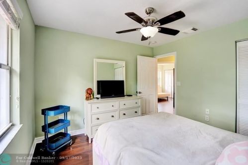 2489 191st Ave, Hollywood FL  33029-5373 exterior