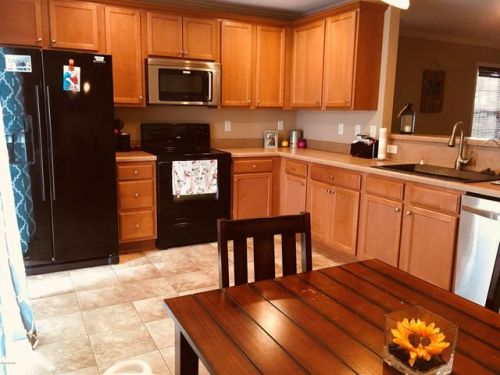 2042 Southern Pine Dr, Belville, NC 28451-9446