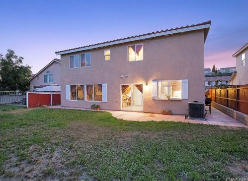 23810 Oak View Ln, Santa Clarita CA  91321-4661 exterior