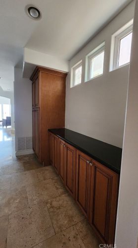 2212 Pacific Coast Hwy, Huntington Beach CA  92648-3958 exterior