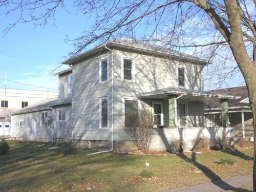 421 State St, Osage, IA 50461-1939