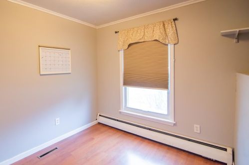 13 Harvey Rd, Londonderry NH  03053-7412 exterior