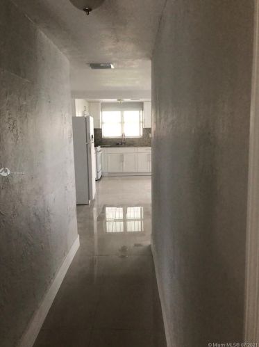 1481 9th Ct, Hialeah FL  33010-3331 exterior