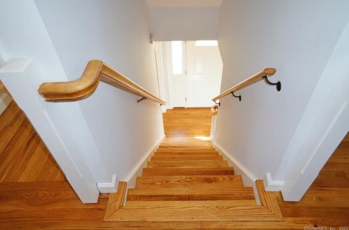 9 Juniper Ln, Brookfield Center CT  06804-1207 exterior