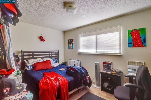 3201 Arkansas St, Oakland CA 94602-3707 exterior