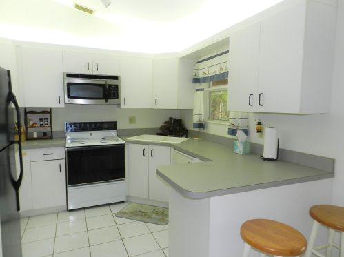 8006 Westmont Dr, Fort Pierce, FL 34951-4905