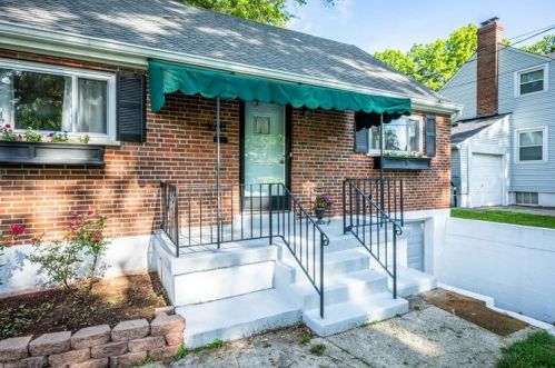 3691 Coral Gables Rd, Cincinnati, OH 45248-3132