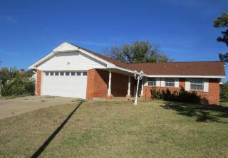 220 Surrey Pl, Lawton, OK 73501-6351