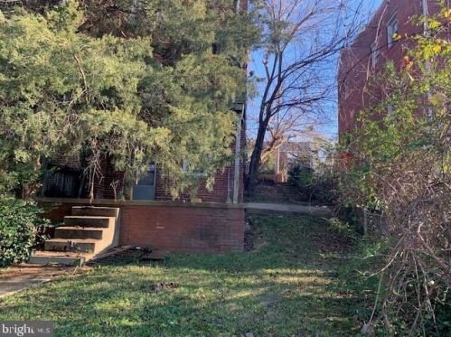 524 Foxhall Pl, Washington, DC 20032-3716
