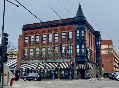 38 Douglas St, Saint Paul MN 55102-2714 exterior