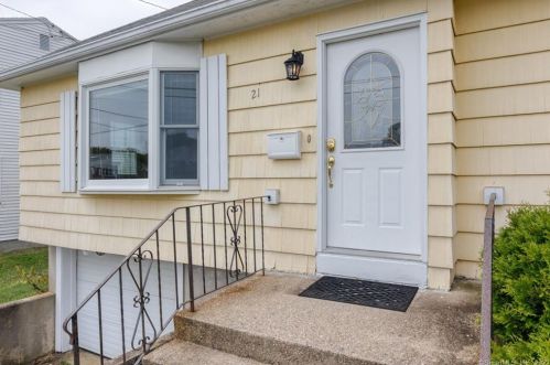 21 Charles St, United States Coast Guard Ac, CT 06320-3337