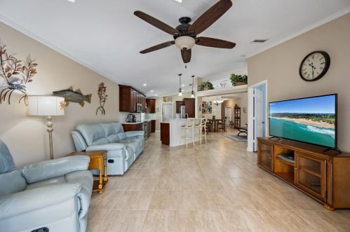 1390 9 Pl, Vero Beach FL 32960-2122 exterior