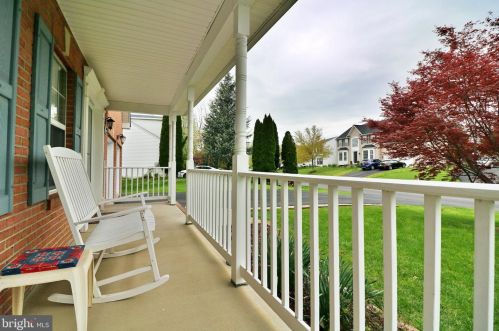 123 Posting Way, Charles Town WV  25414-9327 exterior